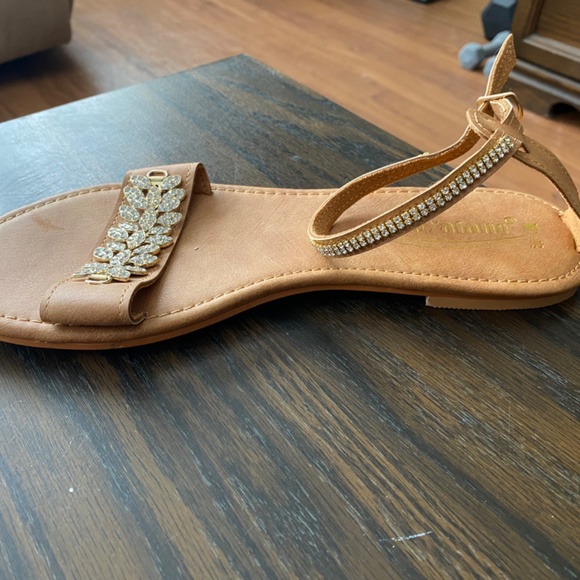 Women's Leatherette Flat Heel Peep Toe - Picture 3 of 6